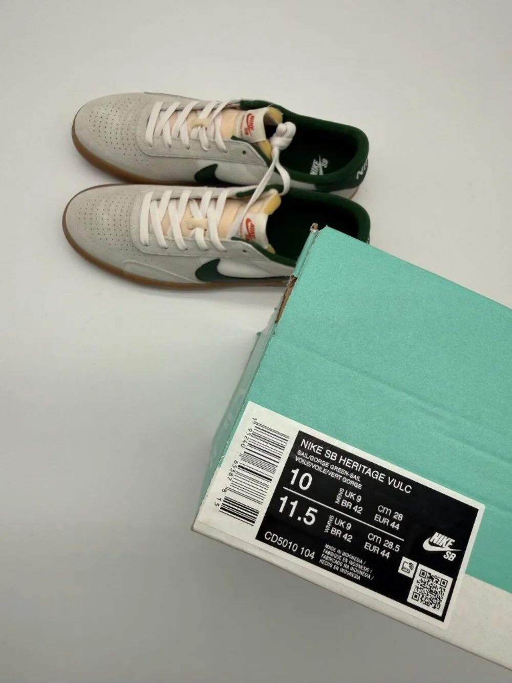 New Nike SB Heritage Vulc Shoes Mens Size 10 White Green Suede Skate CD5010 104